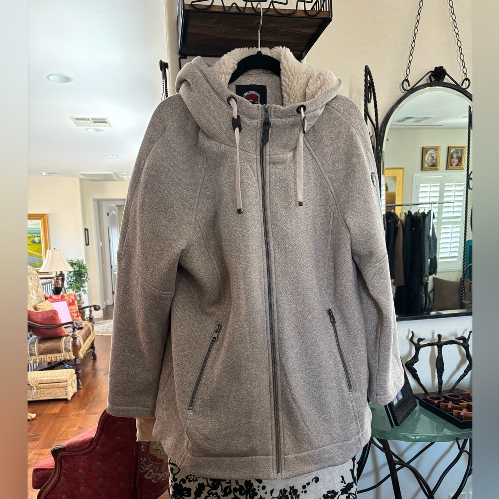 1 MADISON EXPEDITION exclusive collection